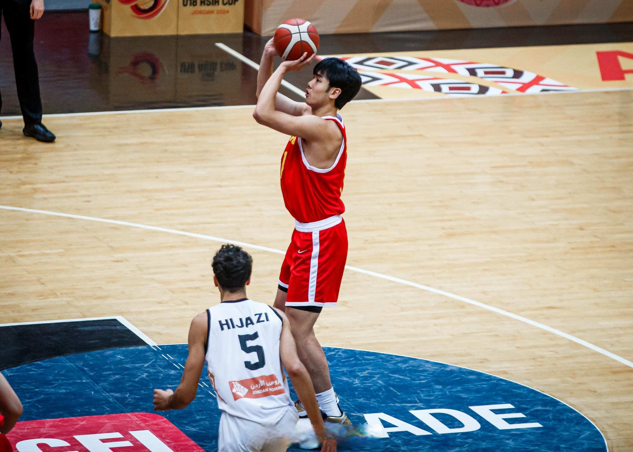 悟空体育-加时末段广东宏远绝杀压哨：亚冠节点到来，球迷炸锅，身体对抗强度拉满 